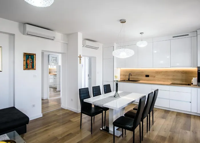 Aurora Seaview Apartment