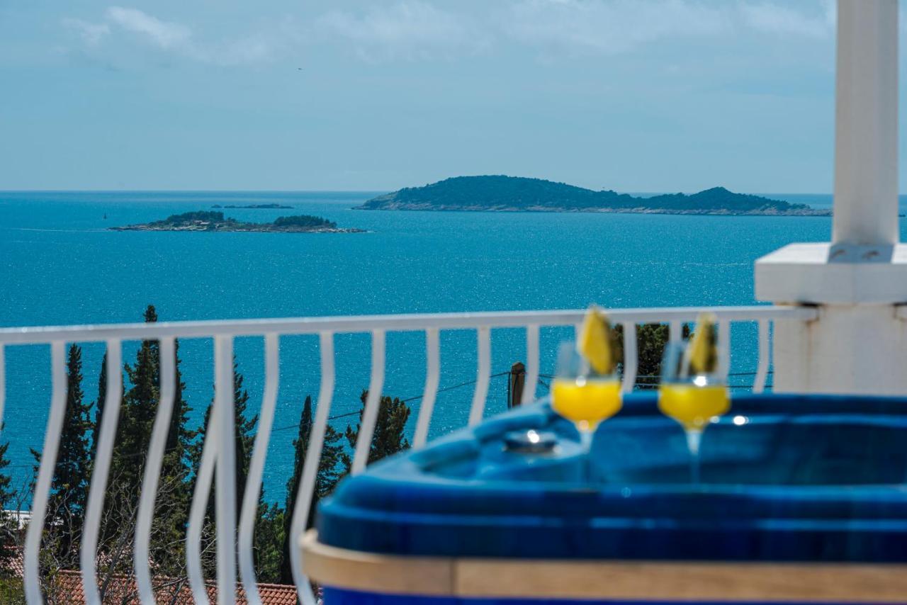 Aurora Seaview Mlini