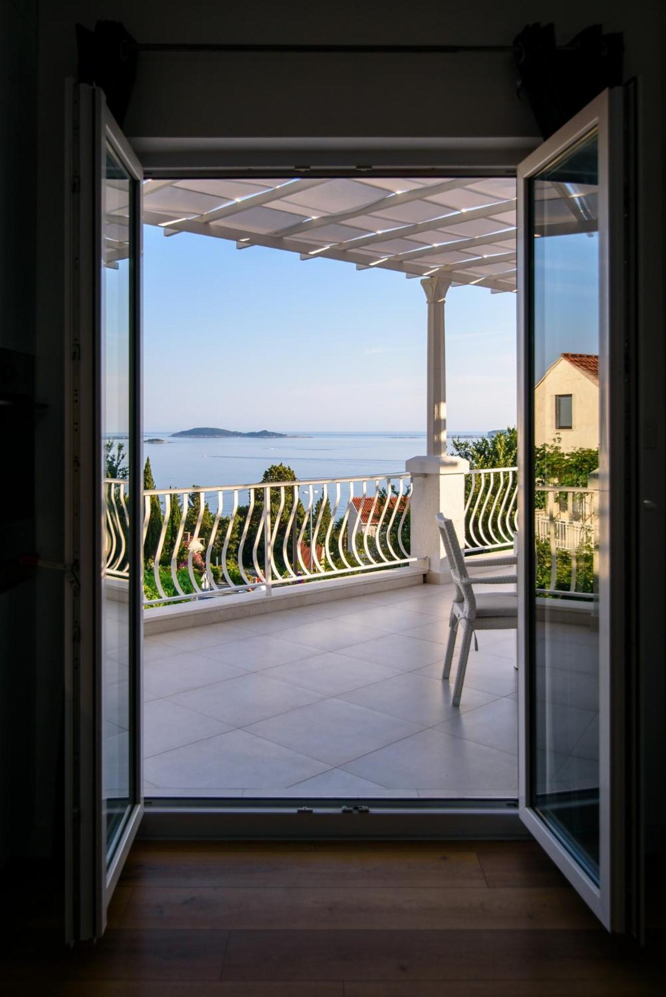 Aurora Seaview Apartment *